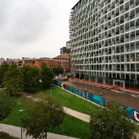 The Best Rent - Ca24 Isola Design Apartment